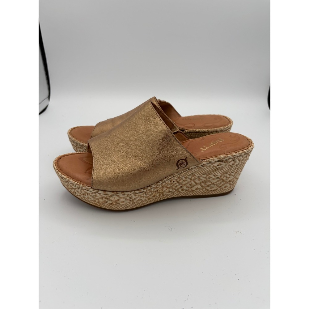 Born Wedge Sandals Womens 8 Gold Leather Espadrille Platform Slides D58010